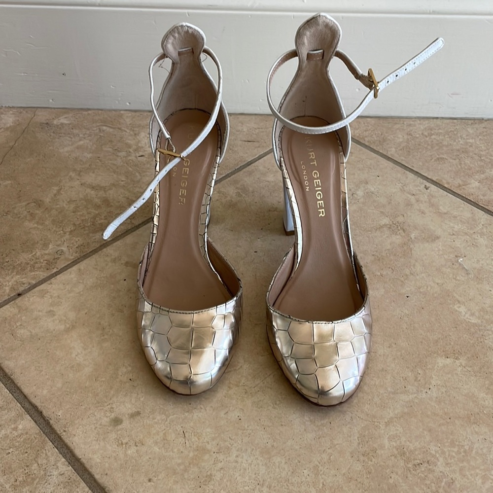 Kurt Geiger Ella block heel sandal ( EU37 fits like US6)